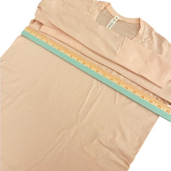 Lululemon Swiftly Tech Long Sleeve Crew Seamless Shirt Pink Size 14 Hip Length - Picture 4 of 9